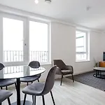 Contemporary 2 Bedroom Duplex In Salford Manchester