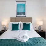 Contemporary 2 Bedroom Duplex In Salford Manchester