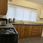 Cosy & Quiet House Close To Etihad And City Centre