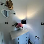 3-Bedroom House Close To City Centre
