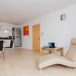 Modern 2Br Flat In Central Manchester