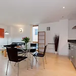 Modern 2Br Flat In Central Manchester