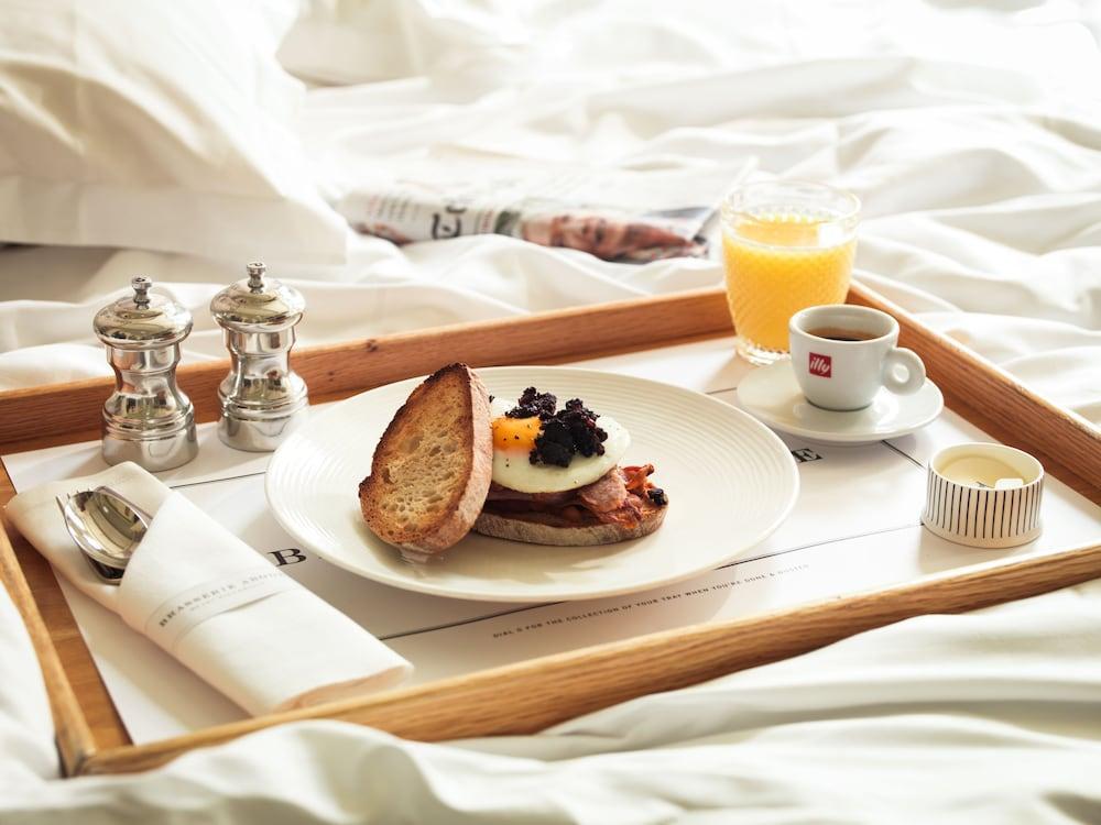 Abode Hotel