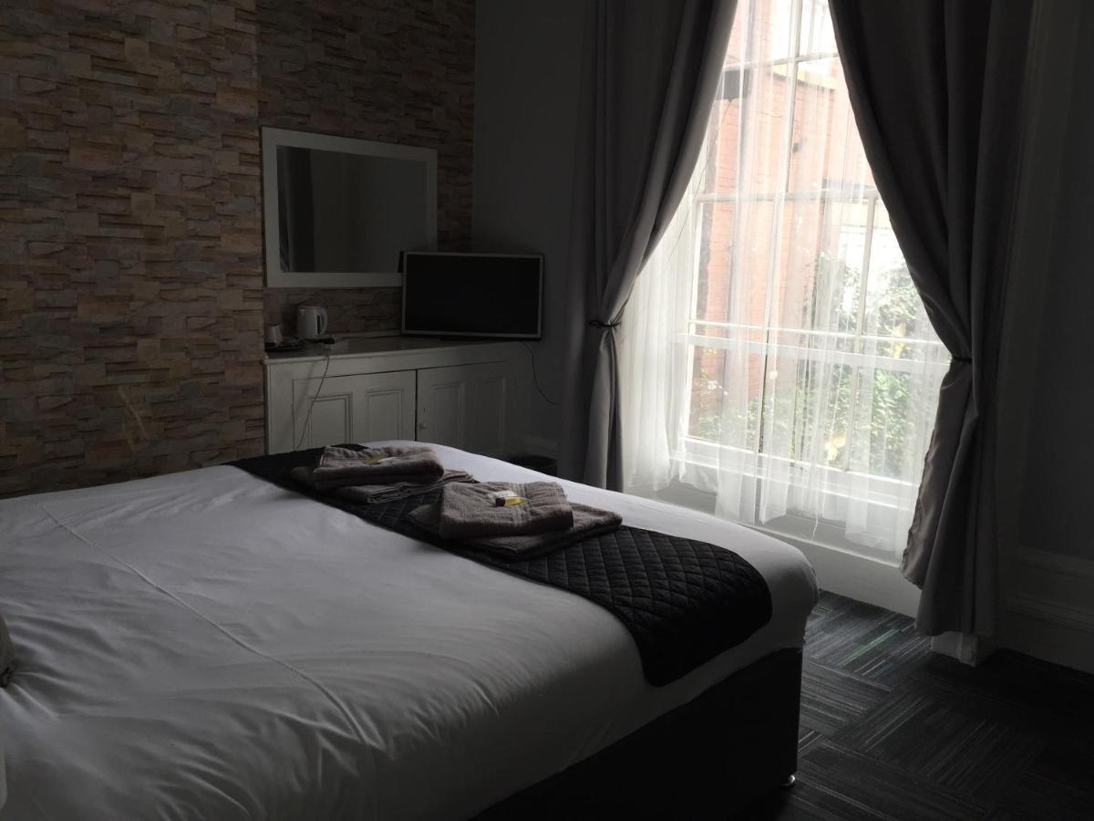 Queens Guest house Manchester
