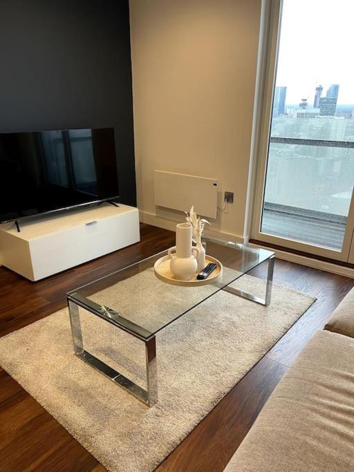 Apartment Lovely 2-bedroom With Balcony