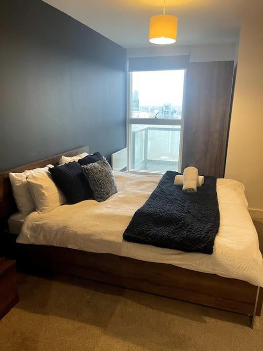 Lovely 2-bedroom With Balcony