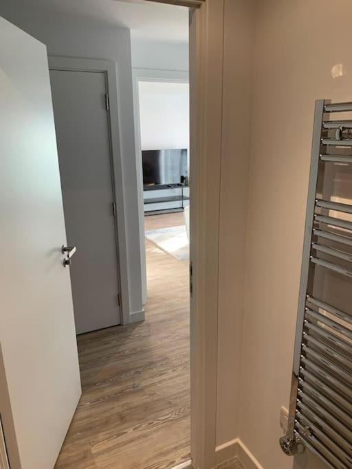 Apartment Luxury 2 Bedroom Apartment. *
