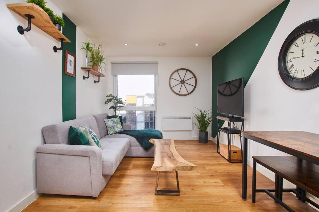 Cosy & Stylish Close To The Centre Apartment *