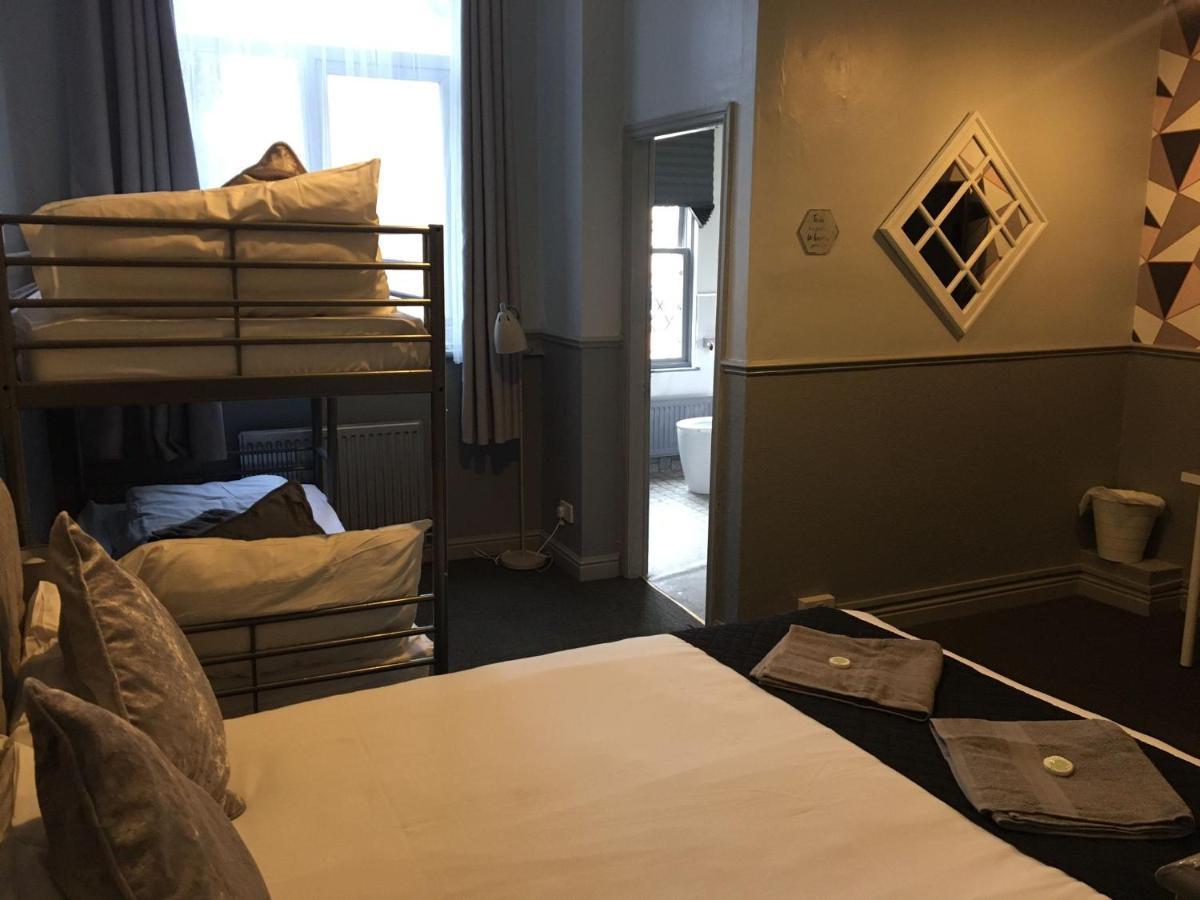Guest house Queens Manchester