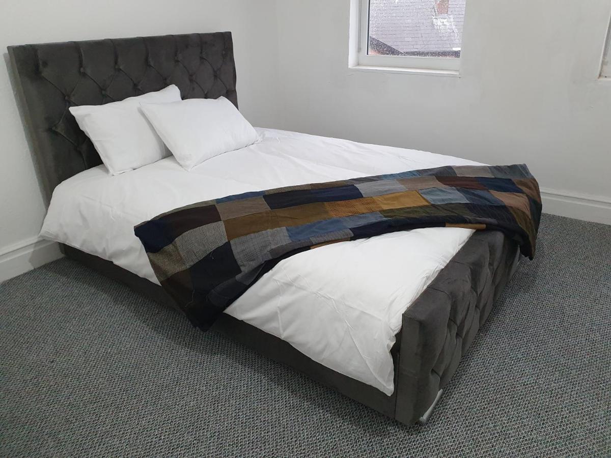 Quirky And Spacious 4 Bed Victorian House Homestay *