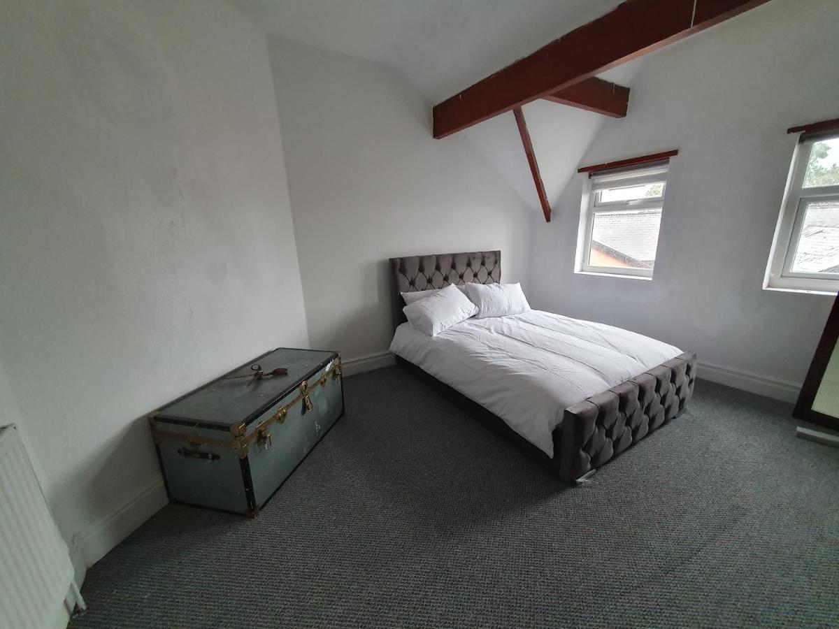 Quirky And Spacious 4 Bed Victorian House Homestay
