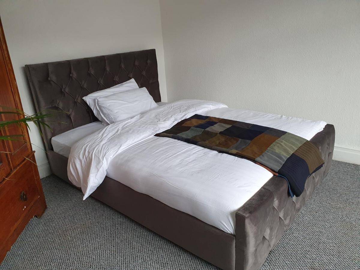 Quirky And Spacious 4 Bed Victorian House Homestay
