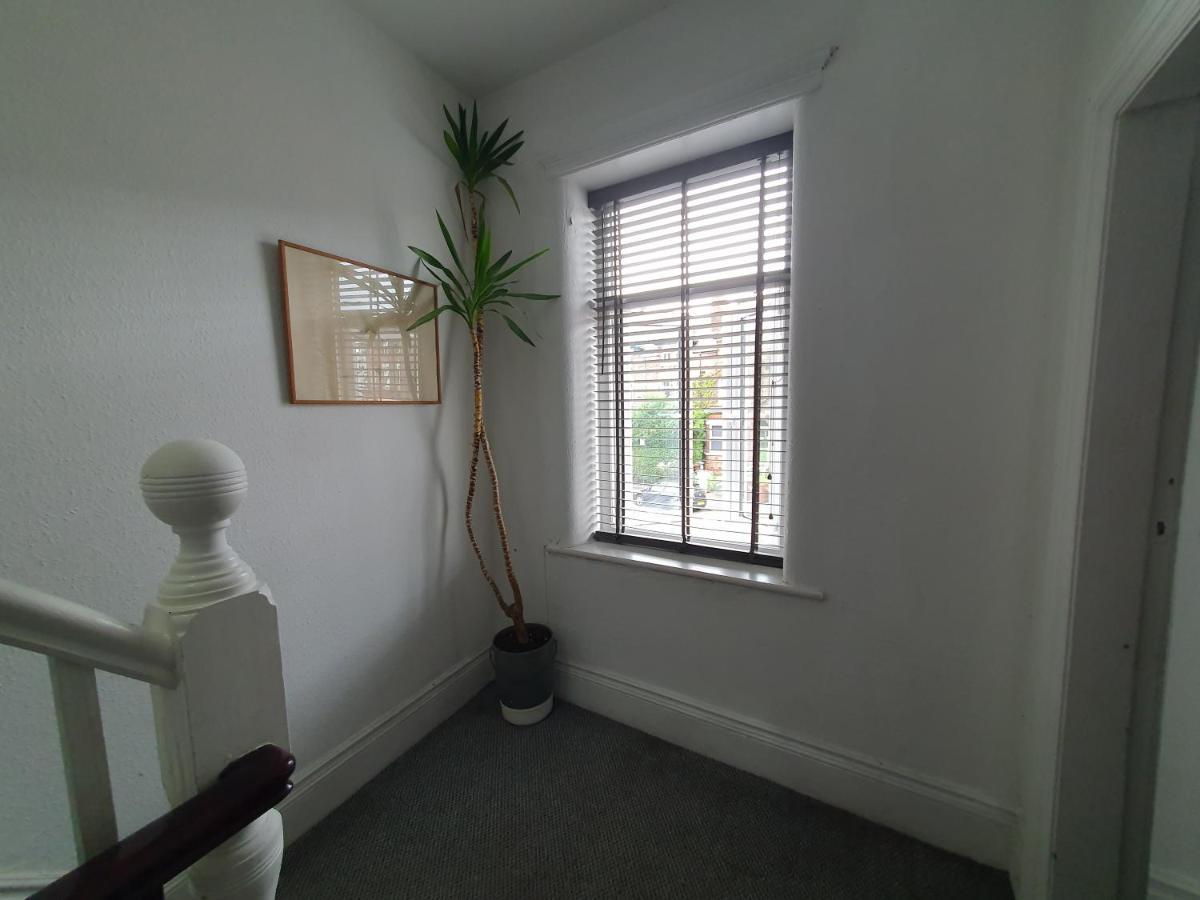 Quirky And Spacious 4 Bed Victorian House Homestay *