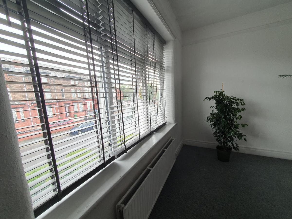 Quirky And Spacious 4 Bed Victorian House Homestay *