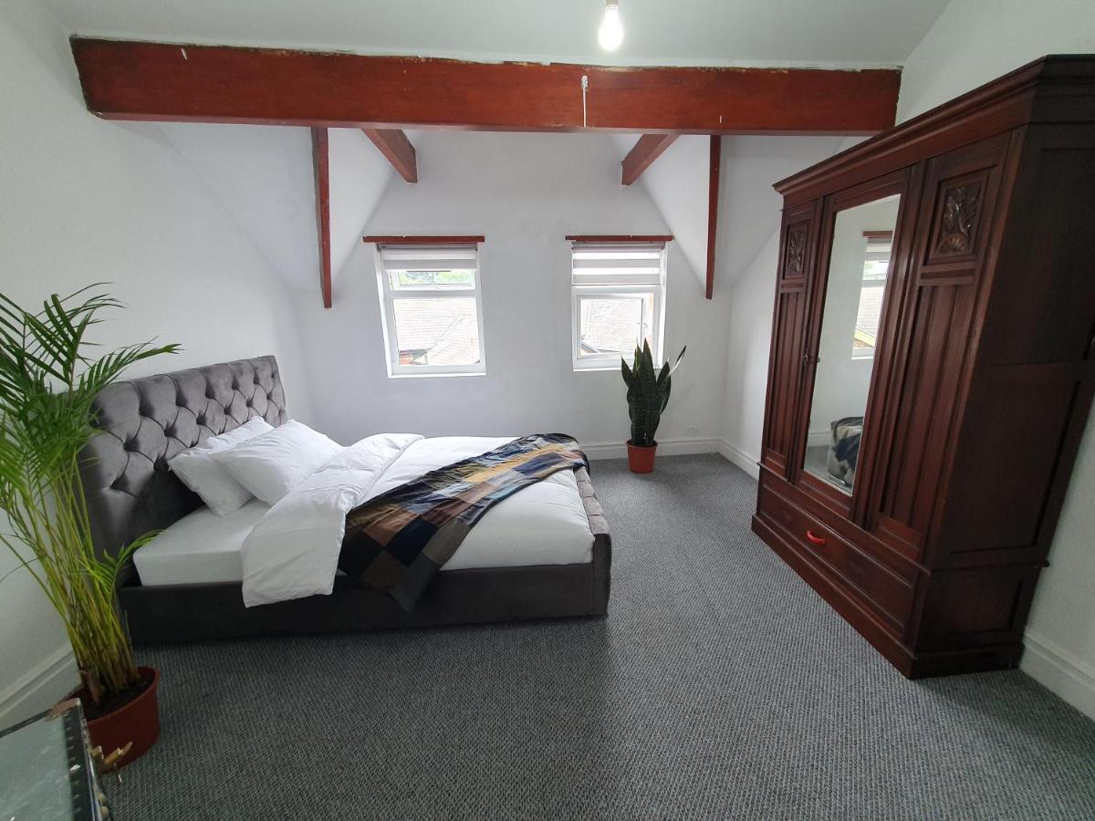 Quirky And Spacious 4 Bed Victorian House Homestay Manchester