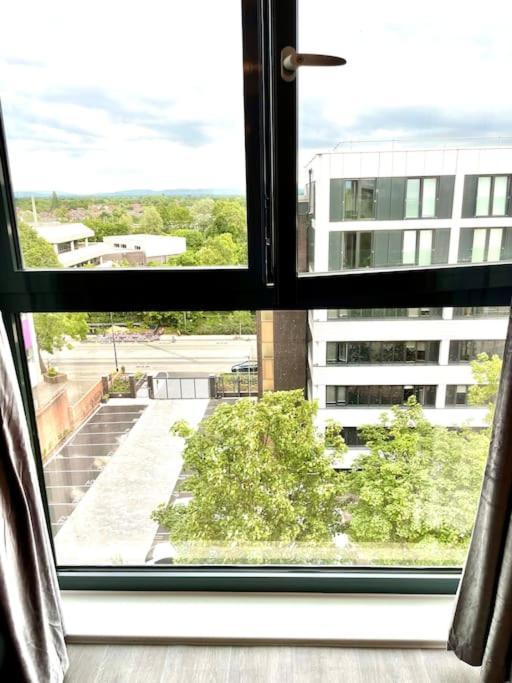 Morden 2 Bed - Old Trafford *