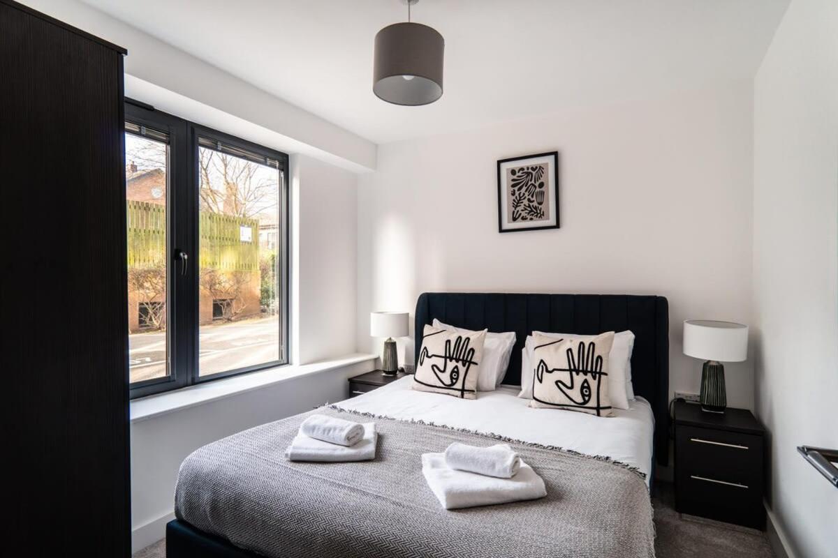 Stayzeni, Alexandra Rise Roomy 1 Bed