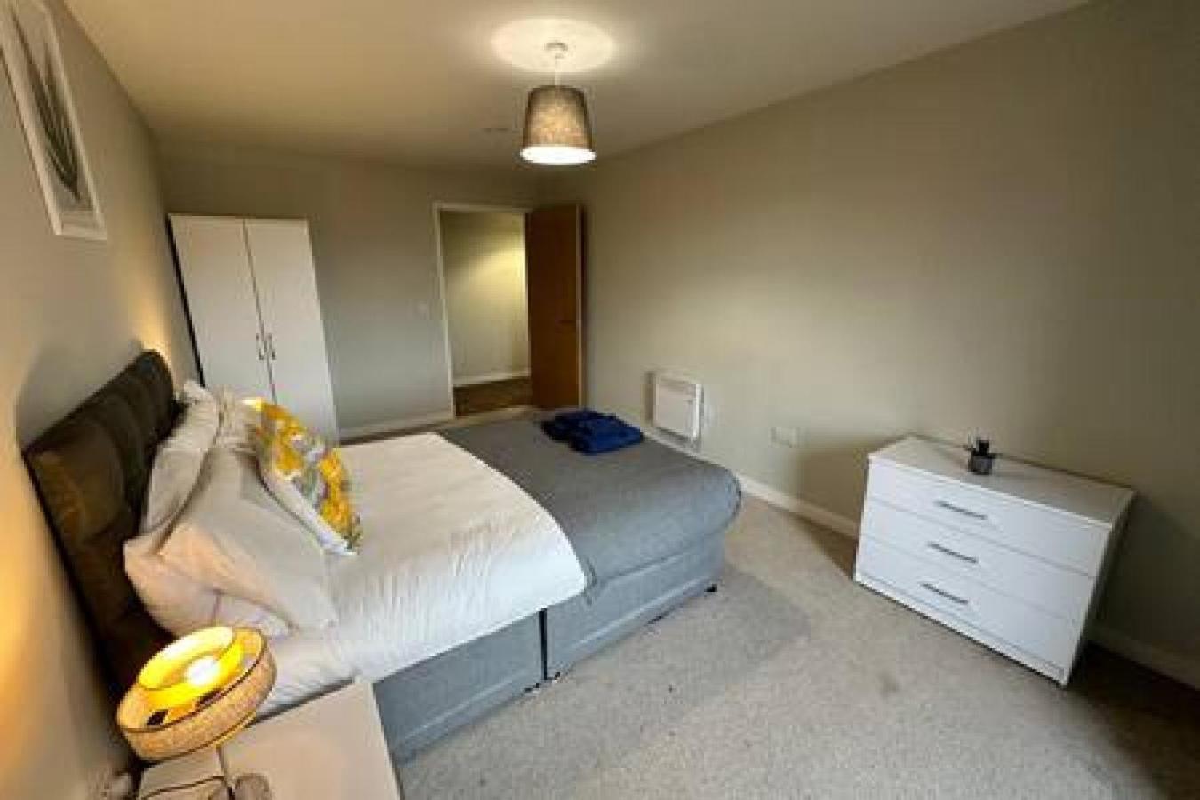Large 2 Bed With Balcony And Sofa Bed Sleeps 6 Apartment