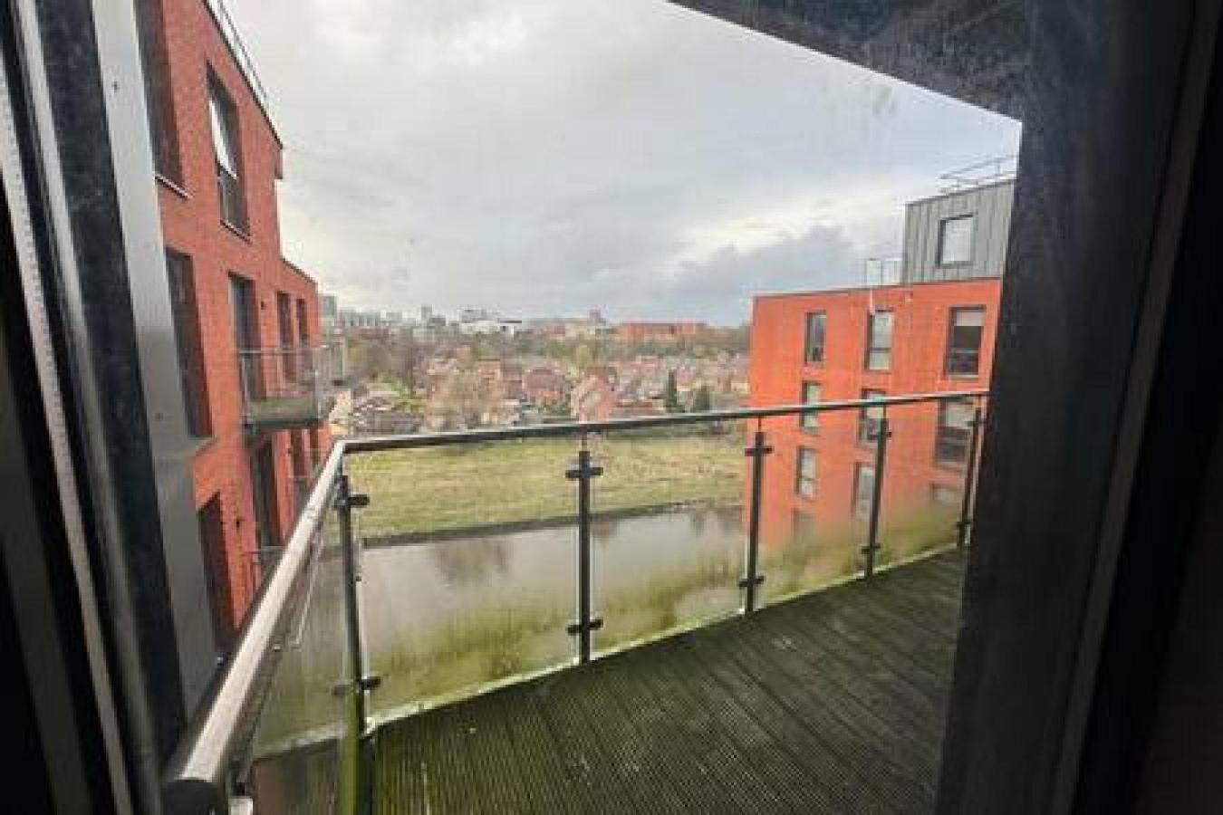 Large 2 Bed With Balcony And Sofa Bed Sleeps 6 * Manchester