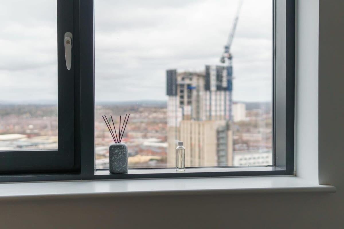 Stunning 2 Bed In Salford With Views Manchester