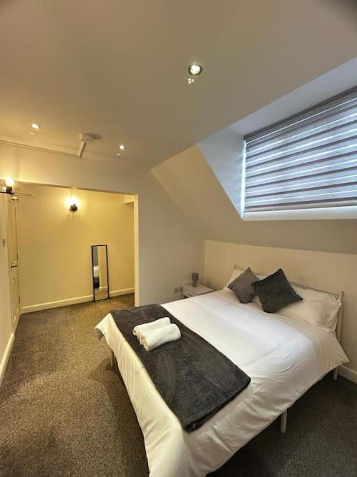 Apartment Lovely 5br In Manchester. Close To The *
