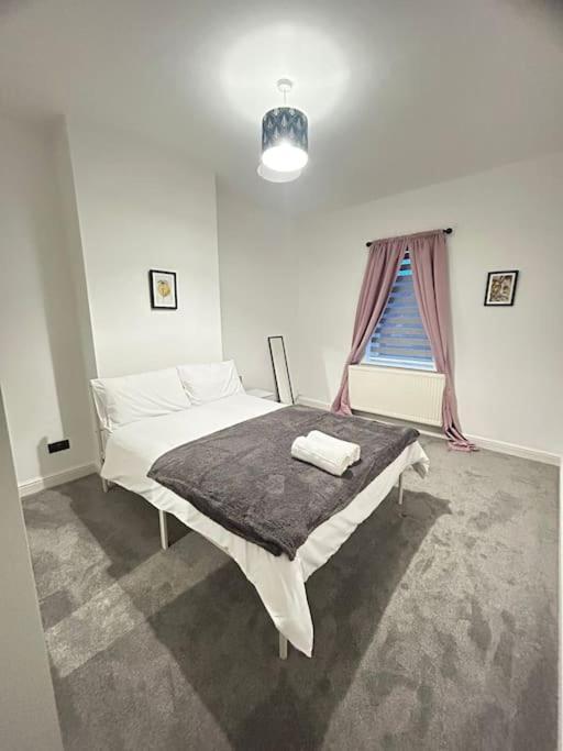 Lovely 5br In Manchester. Close To The Apartment Manchester