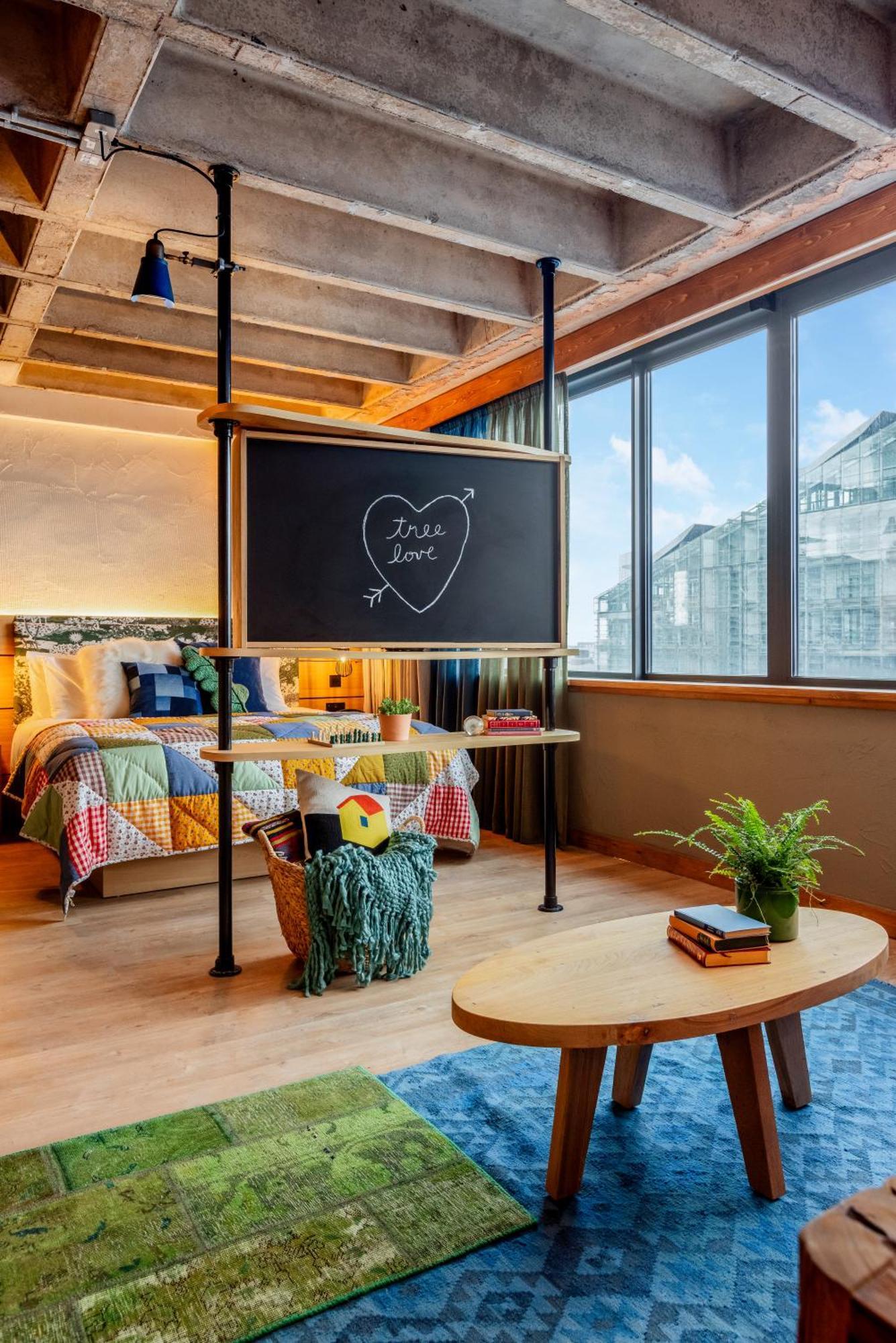 Treehouse 4*