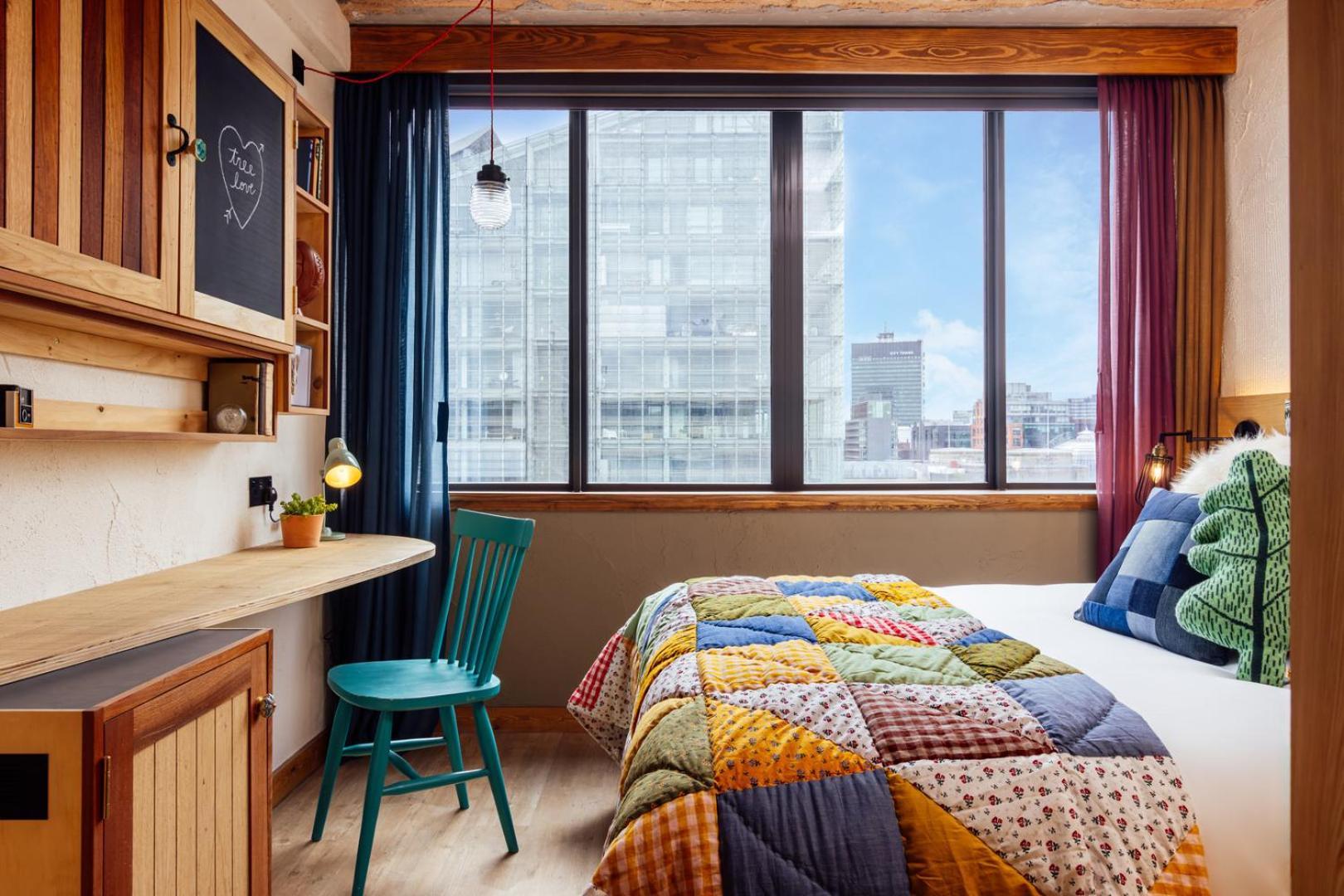 Treehouse Hotel 4*