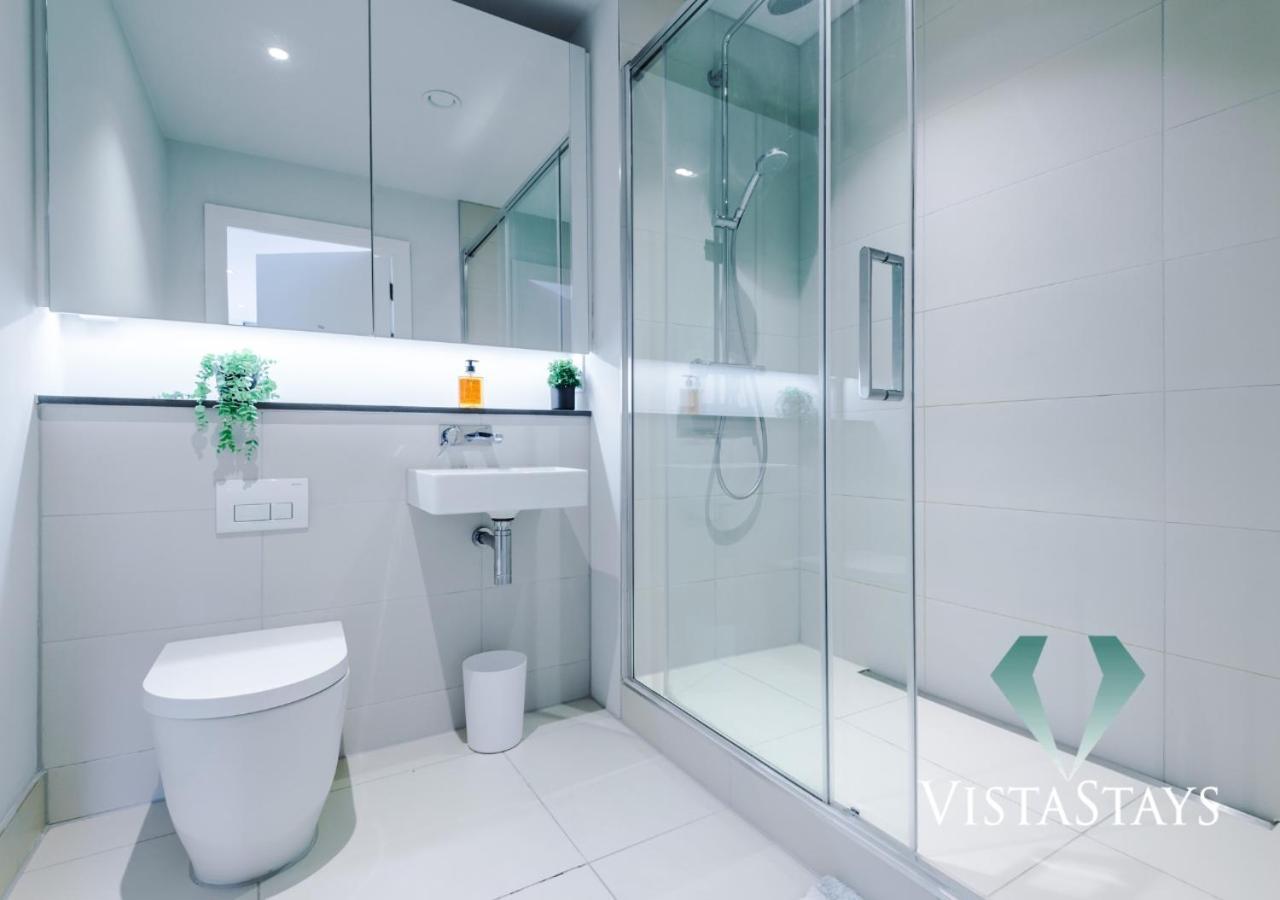 Apartment Modern Stoic 2 Bed With Dart Board By Vista Short Lets *