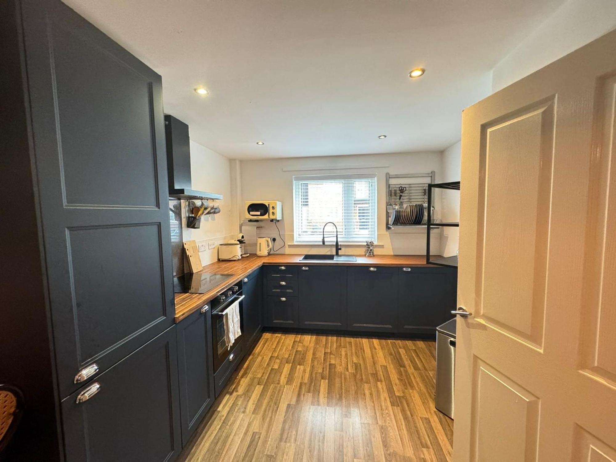 Modern Rooms In 4-Bed House - Walking Distance To Coop Live ,Etihad, Ancoats And City Centre