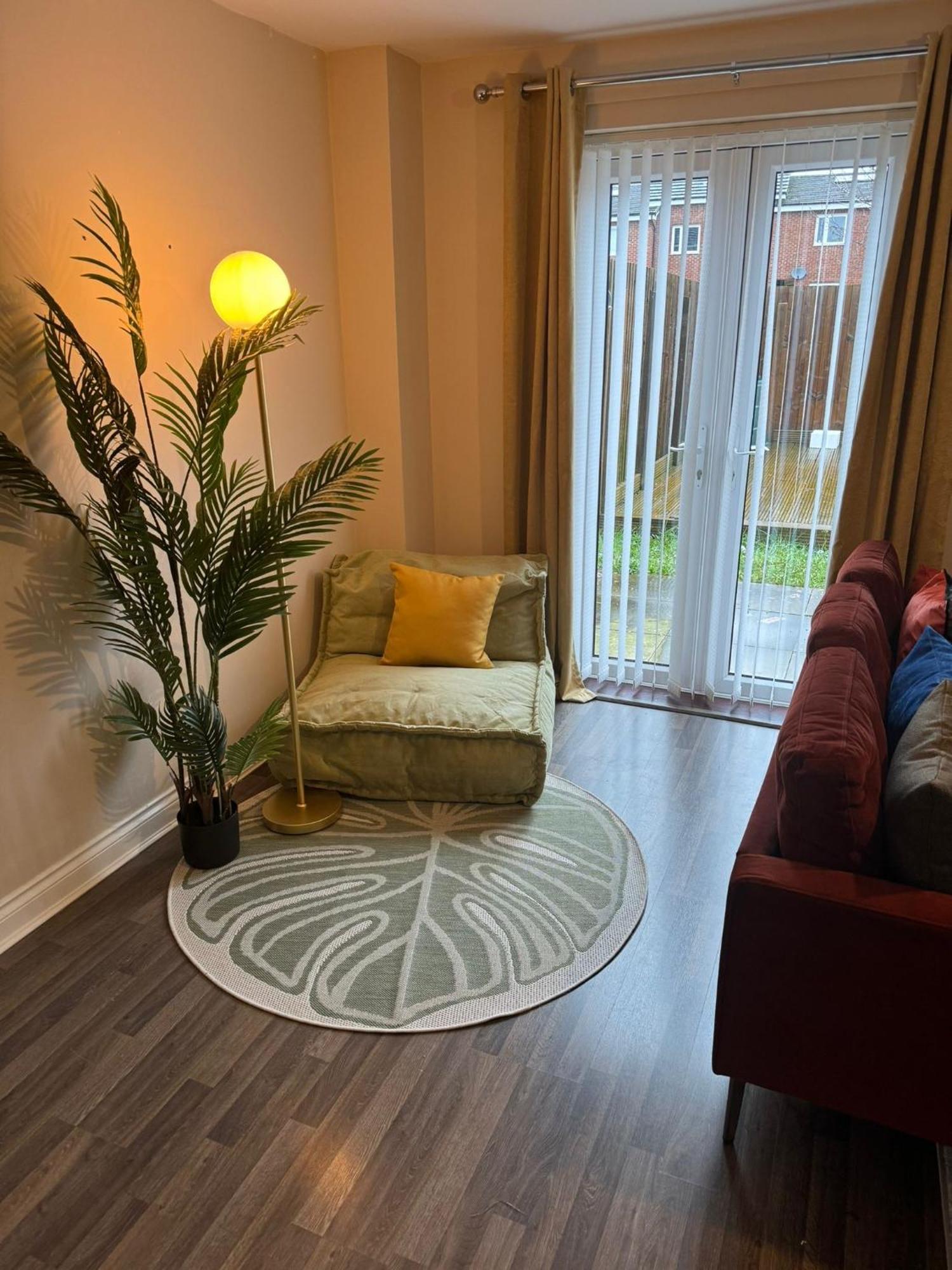 Modern Rooms In 4-Bed House - Walking Distance To Coop Live ,Etihad, Ancoats And City Centre Manchester