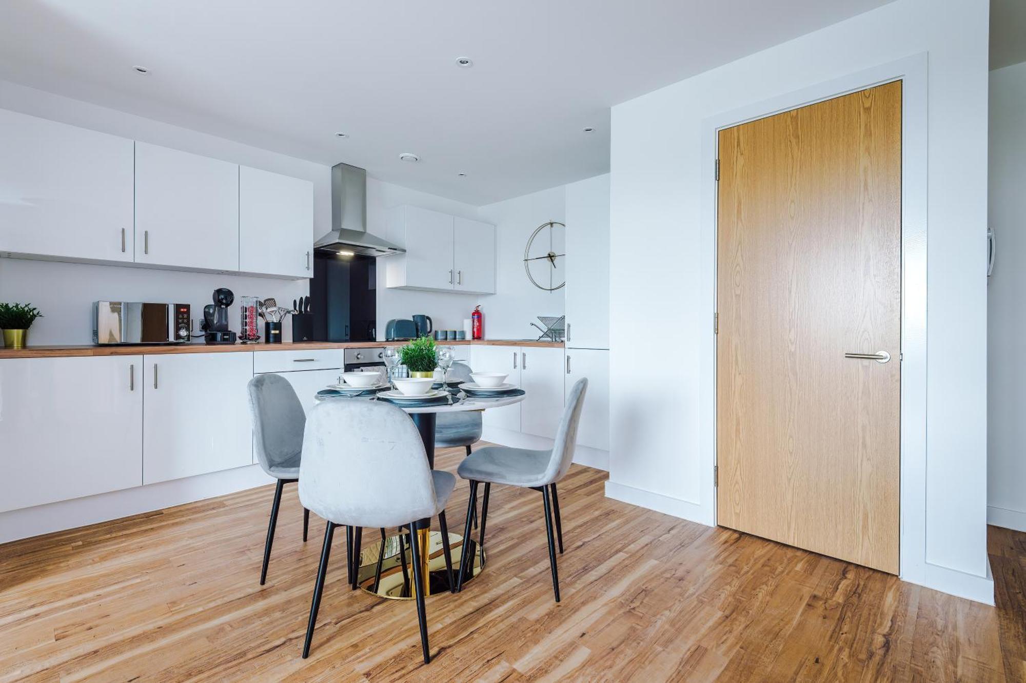 Parking - Lastmindeals - 2bed * Manchester
