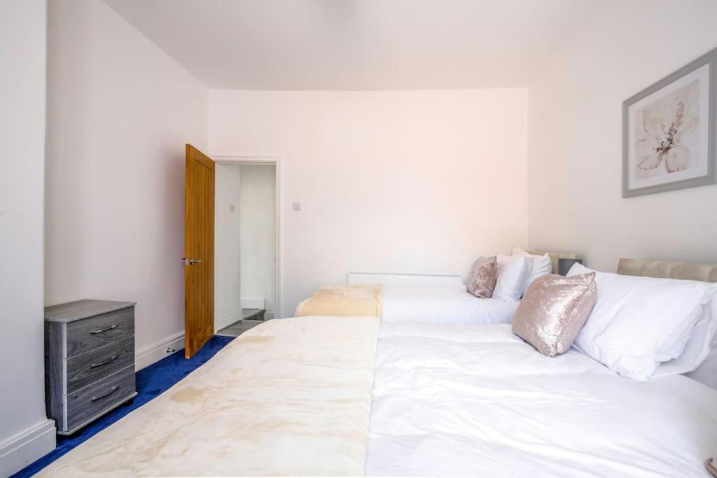 Holiday home Big New House - 5bdr Near Manchester