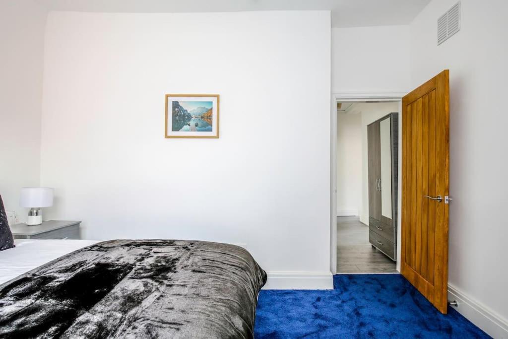 Holiday home Big New House - 5bdr Near Manchester