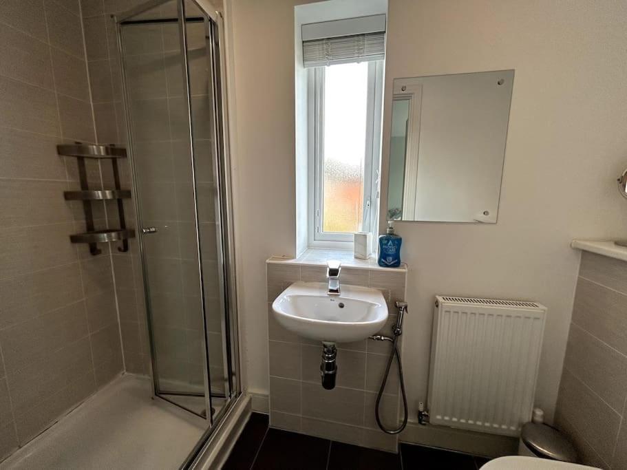 Holiday home 3-bedroom House Close To Centre