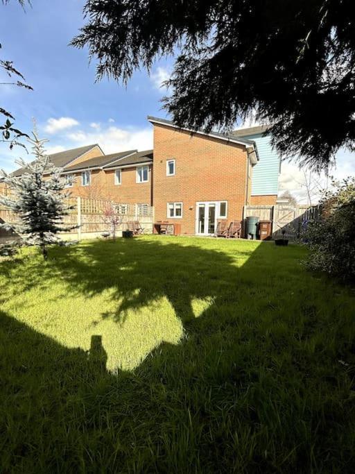 Holiday home 3-bedroom House Close To Centre *