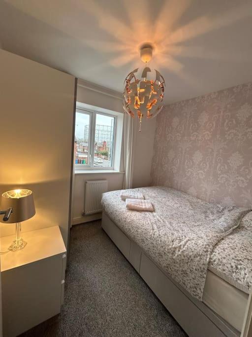 3-bedroom House Close To Centre * Manchester