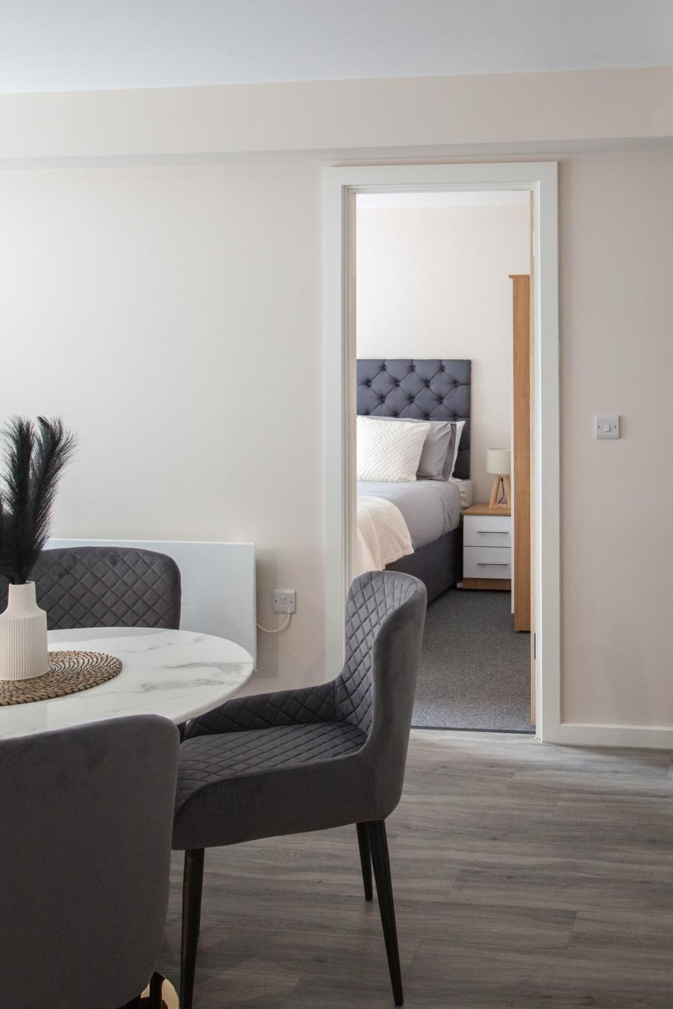 Modern 2bd In Manchester
