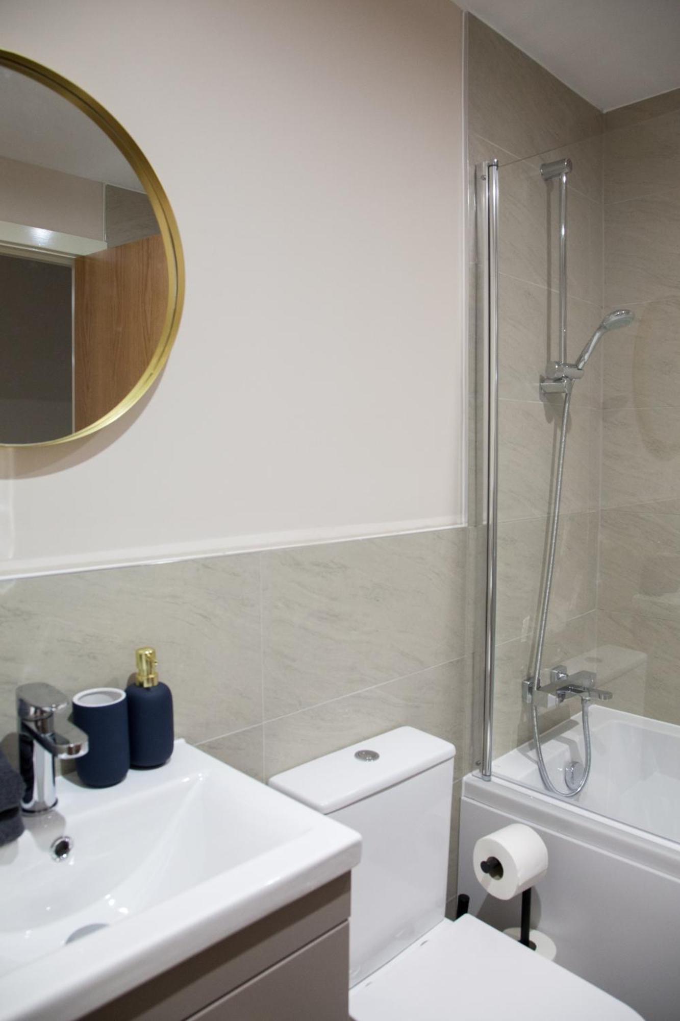 Modern 2bd In * Manchester