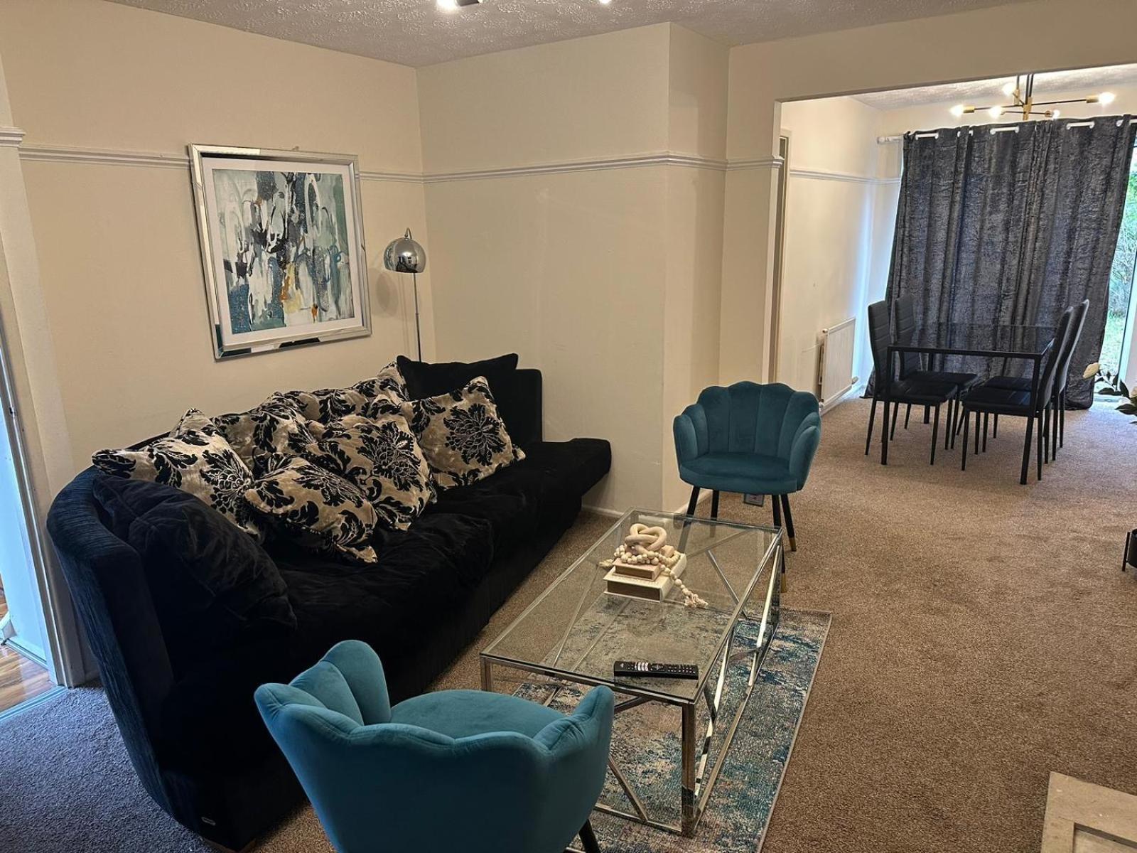 3 Bedroom Close To Stadium And Coop Live * Manchester