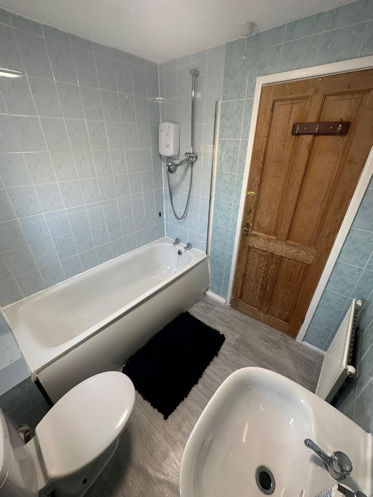3 Bedroom Close To Stadium And Coop Live * Manchester