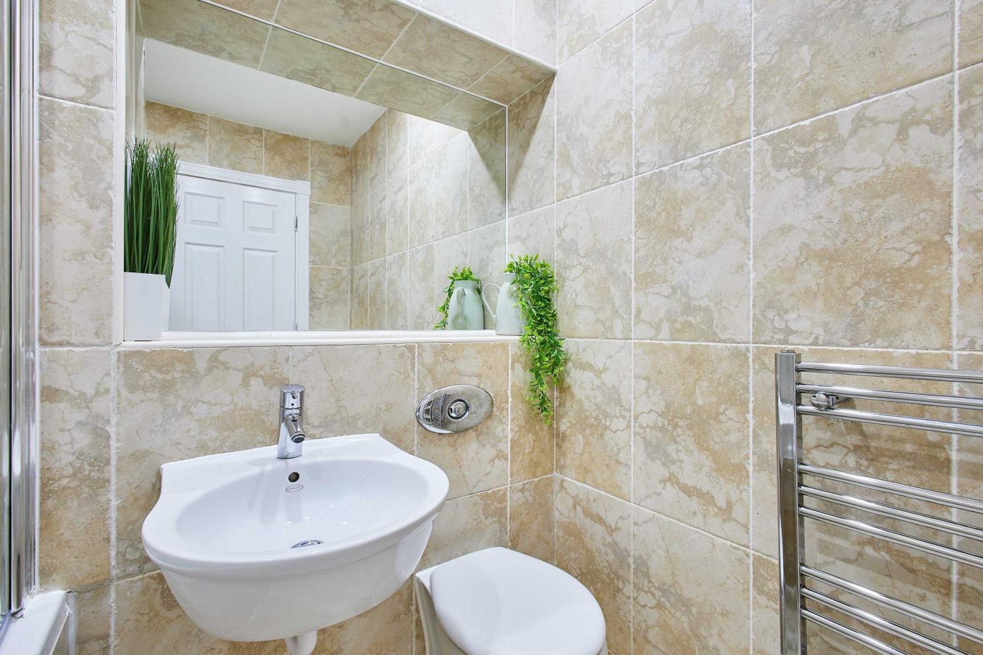 Apartment Host & - 007 Manchester