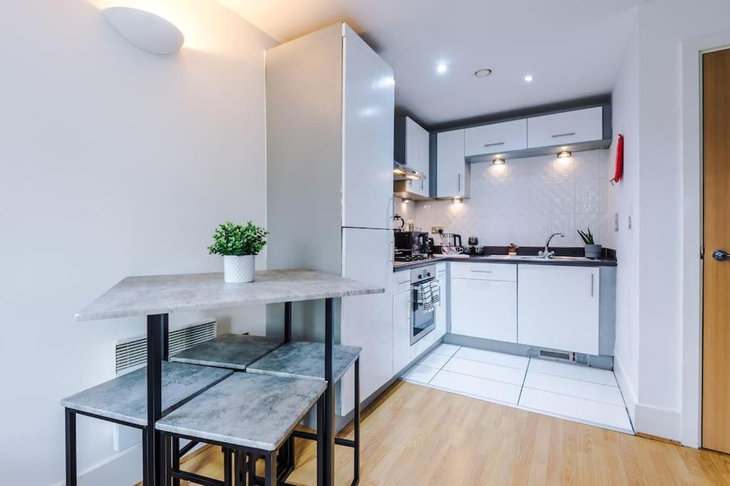 Apartment Stylish Apartment, Sleeps 4, Smart Tv, Next To Deansgate