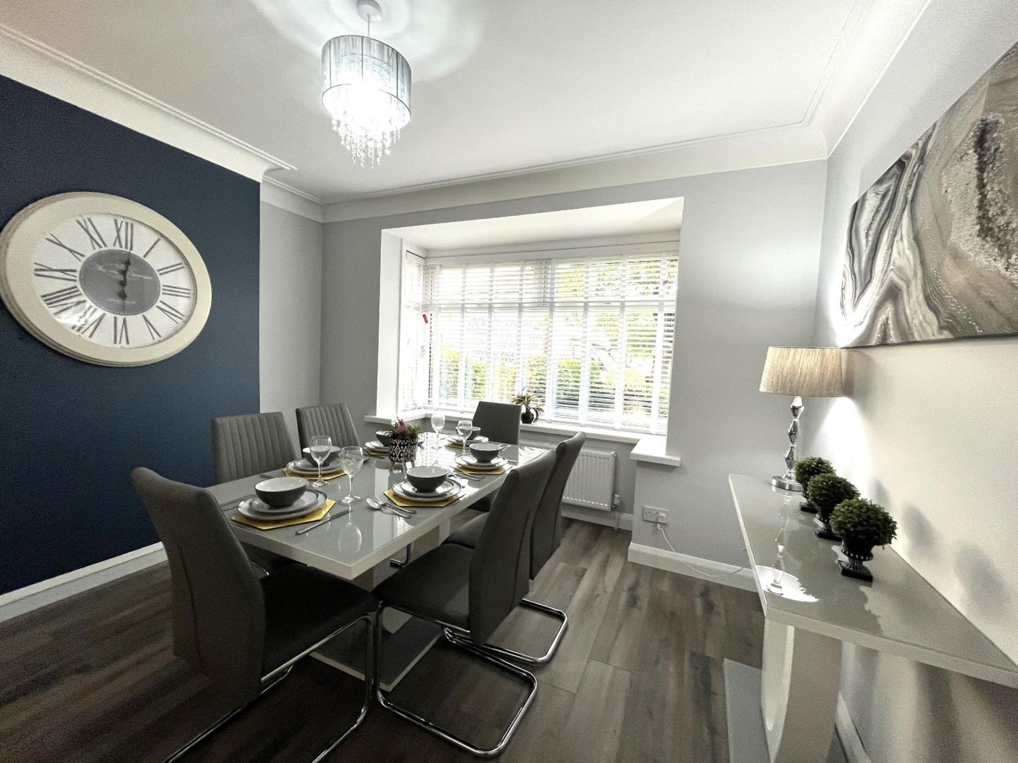 Modern 3-bed Stay-away-home Sleeps 6 Nr Manchester