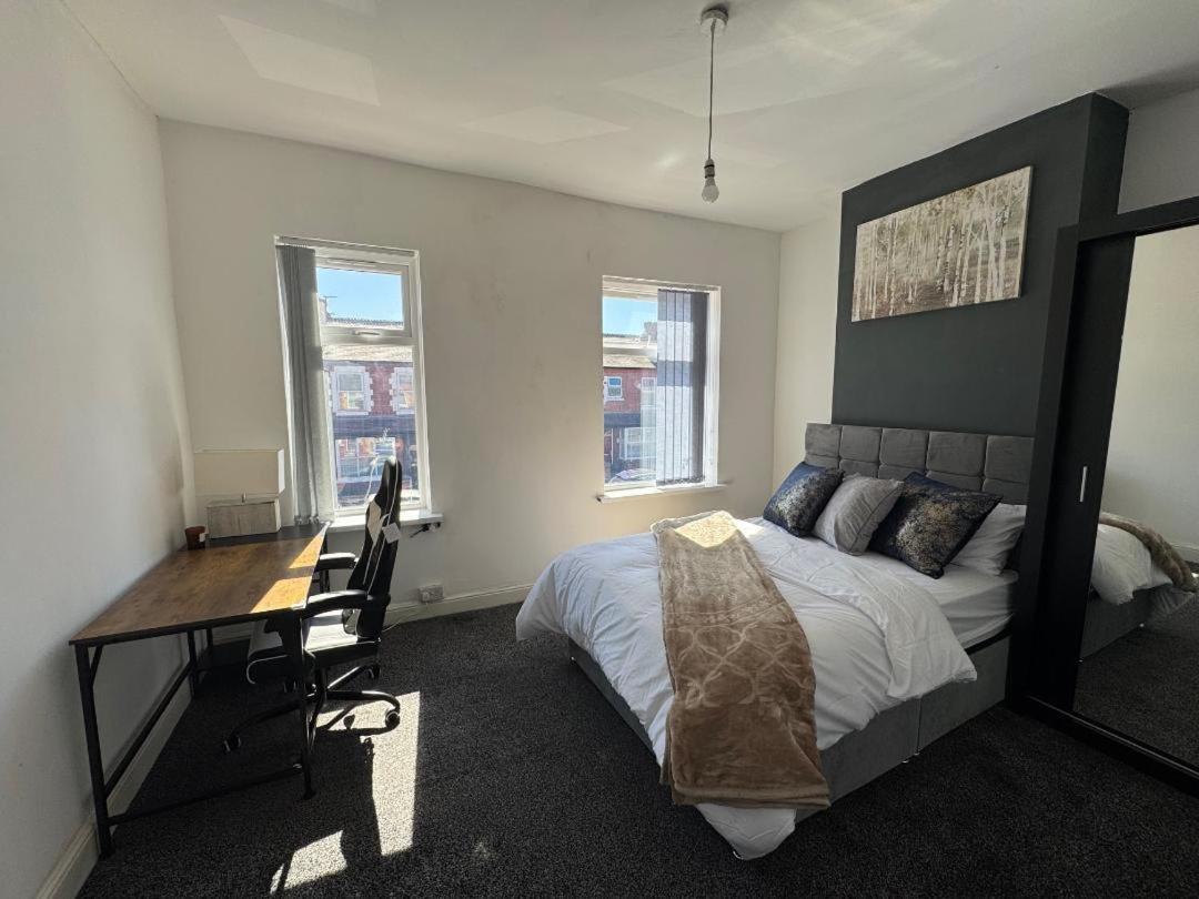 Modern Cozy 1 Homestay Manchester