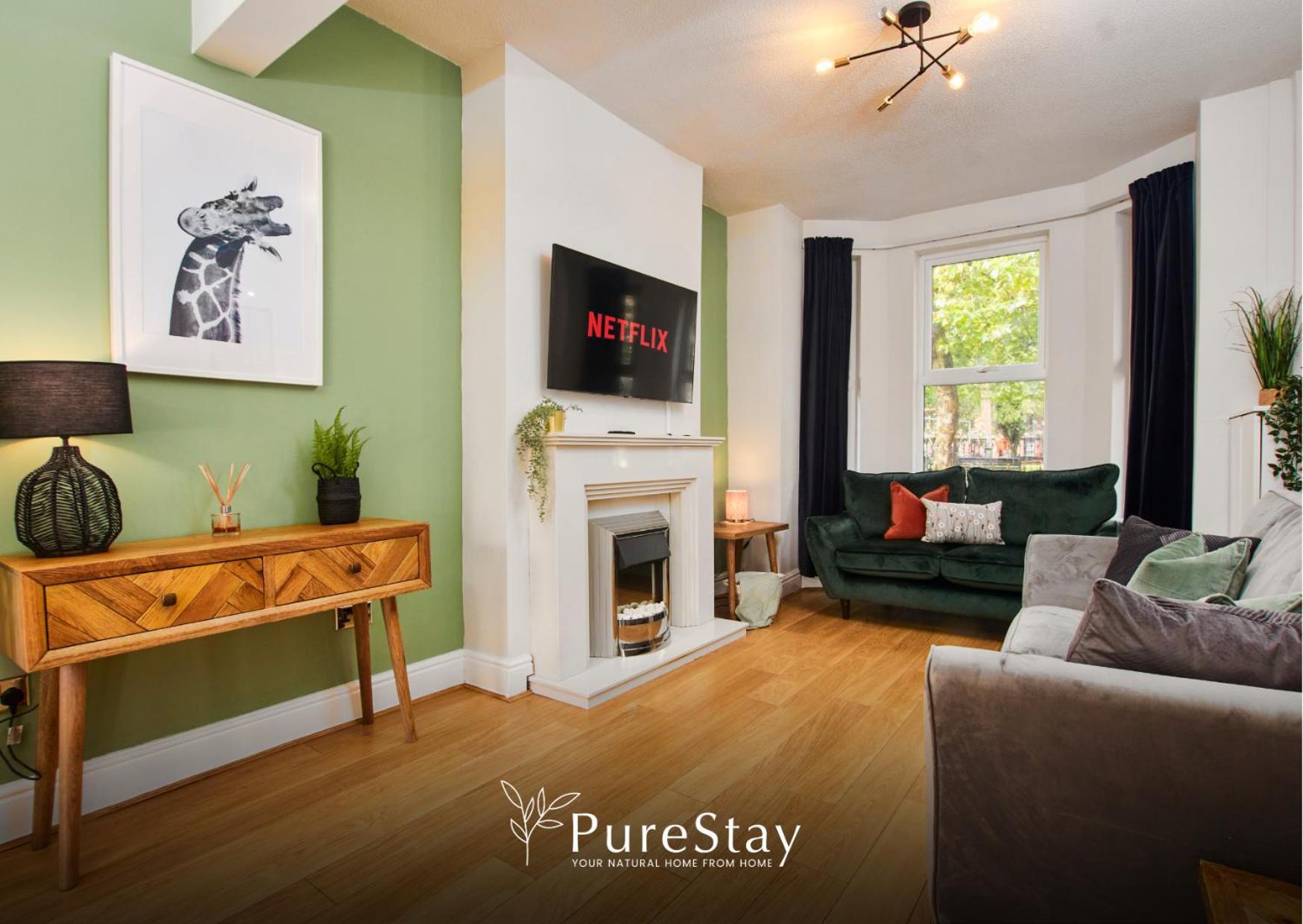 Holiday home Three Bedroom House By Purestay Short Lets & Serviced With Free Parking Manchester