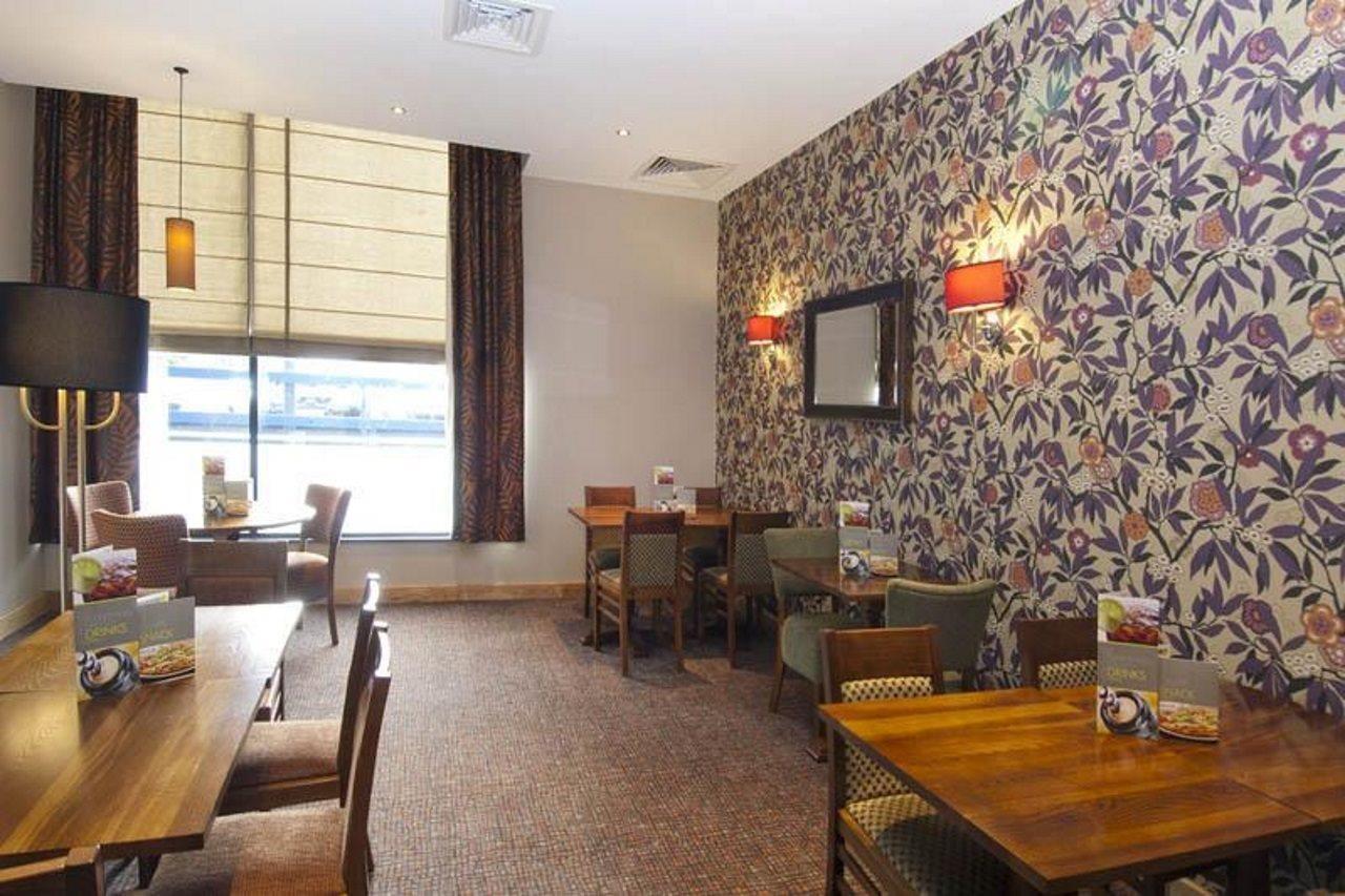 Premier Inn Manchester City Hotel 3*