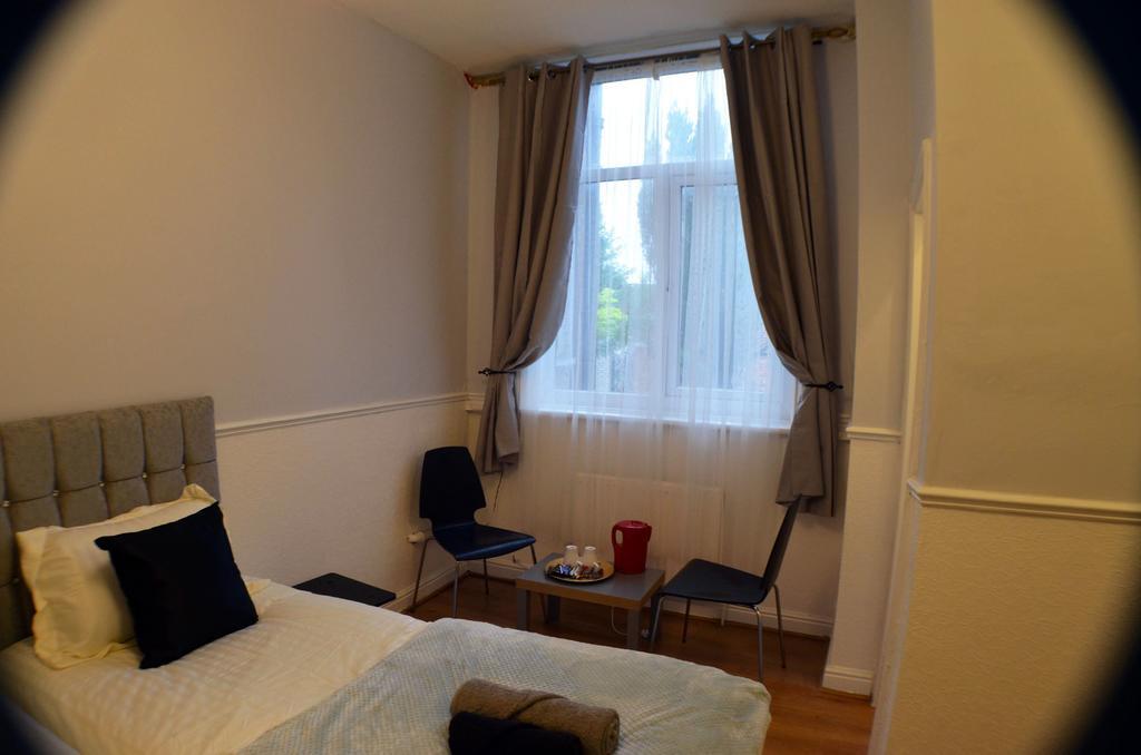 Guest house Queens Manchester
