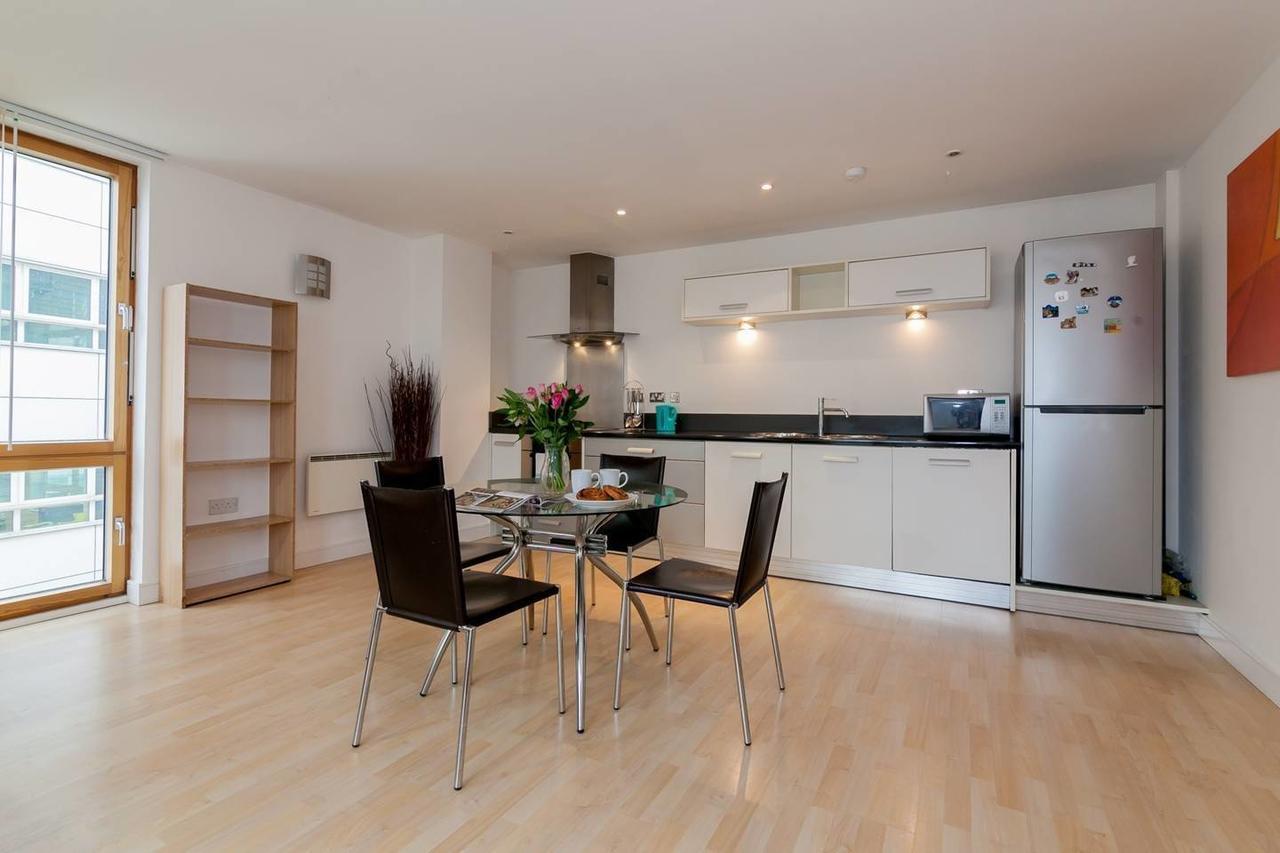 Modern 2br Flat In Manchester