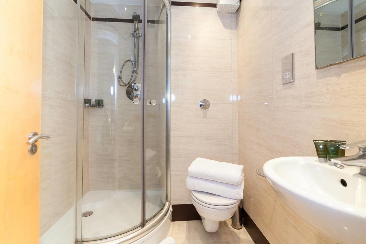 Modern 2br Flat In Apartment *